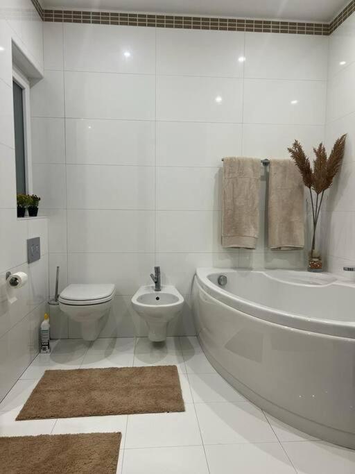 Pembroke St Julians Luxury, Comfort, Location Экстерьер фото